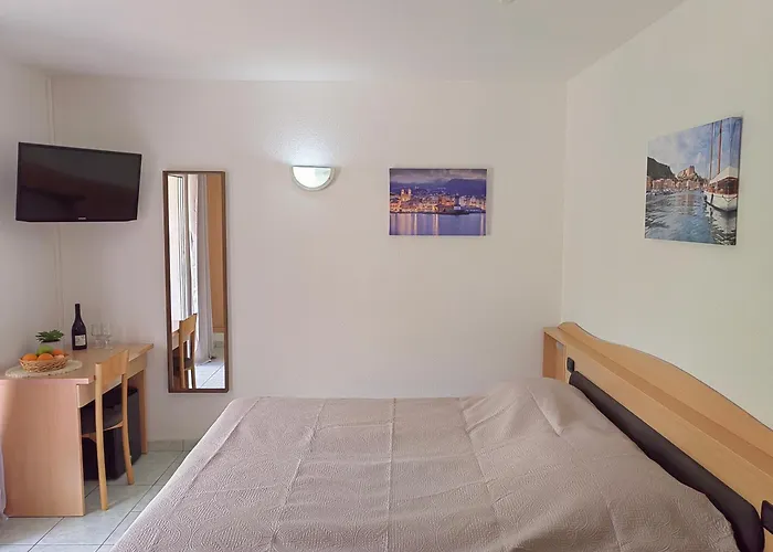 Maristella 3* Algajola (Corsica)