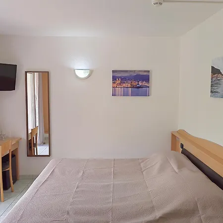 Maristella 3* Algajola (Corsica)