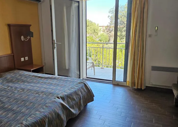 Maristella 3* Algajola (Corsica)